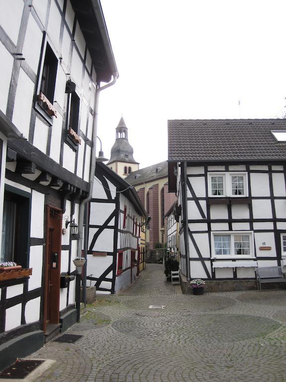 Ferienwohnungen - An Der Kunstakademie Heimbach Szoba fotó