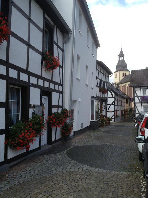 Ferienwohnungen - An Der Kunstakademie Heimbach Szoba fotó
